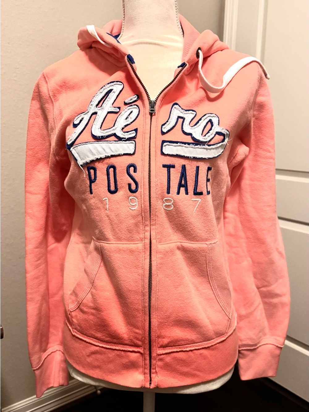 Aeropostale Women's Pink Hoodie Sweatshirt with Full Zipper Size Medium